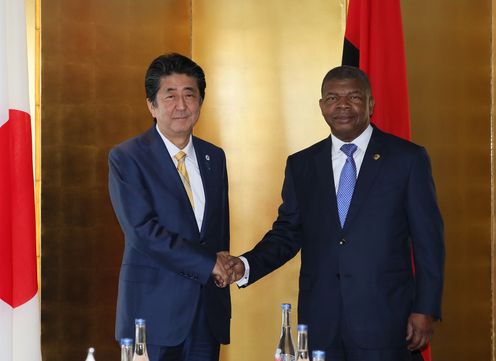 Photograph of the Japan-Angola Summit Meeting