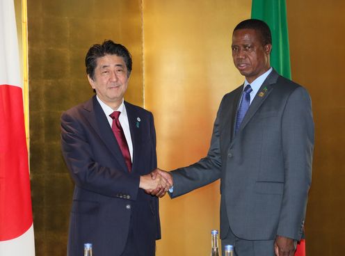 Photograph of the Japan-Zambia Summit Meeting