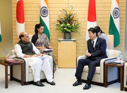 Photograph of the Prime Minister receiving the courtesy call (5)
