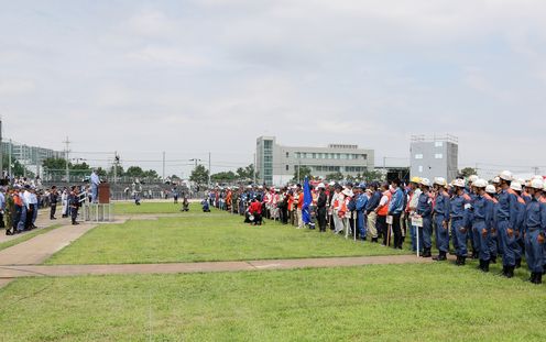 Photograph of the Prime Minister delivering an address during joint disaster management drills by the nine municipalities in the Kanto region (4)