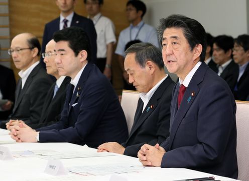 Photograph of the Prime Minister delivering a statement (1)