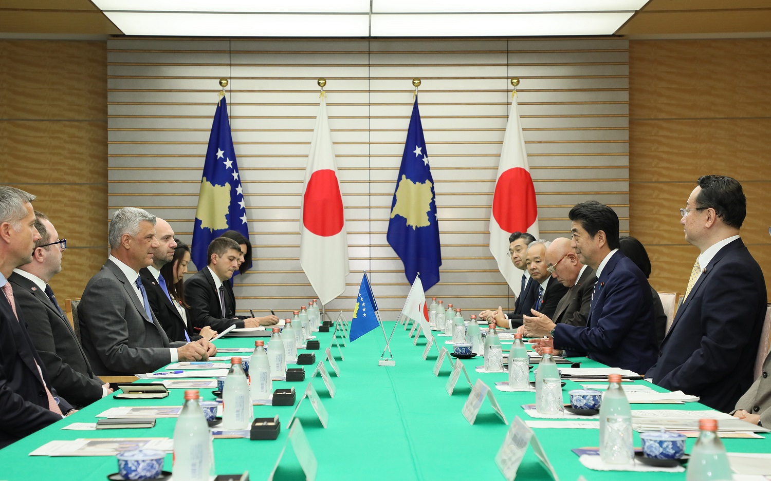 Photograph of the Japan-Kosovo Summit Meeting