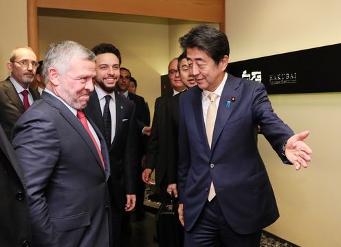 Photograph of the Japan-Jordan Summit Meeting (1)