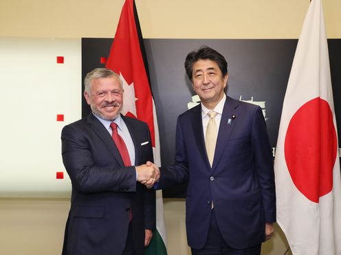 Photograph of the Japan-Jordan Summit Meeting (2)