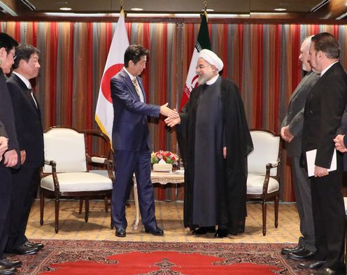 Photograph of the Japan-Iran Summit Meeting (2)