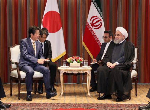 Photograph of the Japan-Iran Summit Meeting (4)