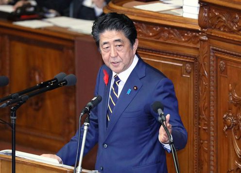 Photograph of the Prime Minister delivering a policy speech during the plenary session of the House of Representatives (11)