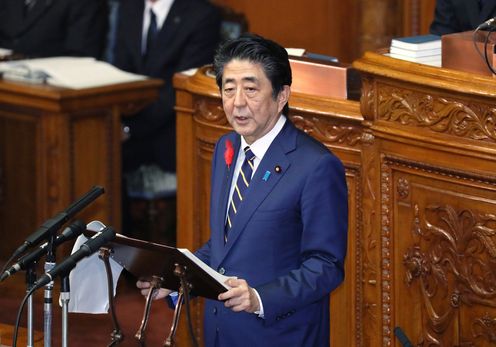 Photograph of the Prime Minister delivering a policy speech during the plenary session of the House of Councillors (2)