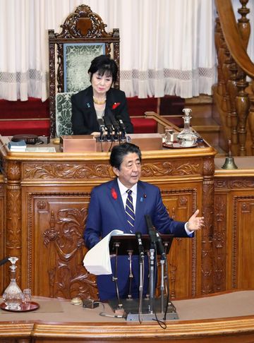 Photograph of the Prime Minister delivering a policy speech during the plenary session of the House of Councillors (5)