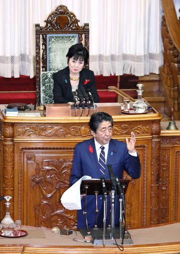 Photograph of the Prime Minister delivering a policy speech during the plenary session of the House of Councillors (6)