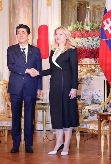 Photograph of the Japan-Slovakia Summit Meeting (2)