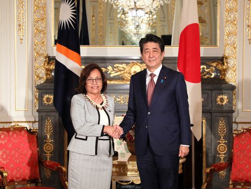 Photograph of the Japan-Marshall Islands Summit Meeting (1)