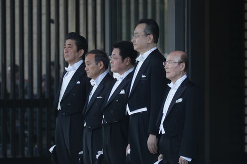 Photograph of Shukuga-Onretsu-no-gi, Imperial Procession by Motorcar after the Ceremony of the Enthronement (photo courtesy of the Cabinet Office) (3)