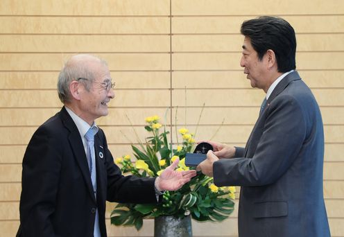 Photograph of the Prime Minister receiving the courtesy call (3)