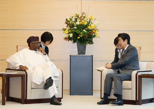 Photograph of the Prime Minister receiving the courtesy call (3)