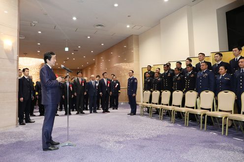 Photograph of the photograph session with students and graduates of the fifth Maritime Safety and Security Policy Program (1)