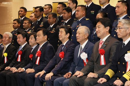 Photograph of the photograph session with students and graduates of the fifth Maritime Safety and Security Policy Program (3)