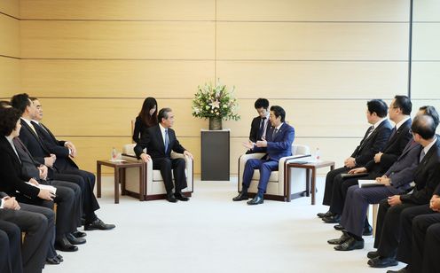 Photograph of the Prime Minister receiving the courtesy call (4)