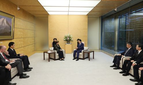 Photograph of the Prime Minister receiving the courtesy call (4)