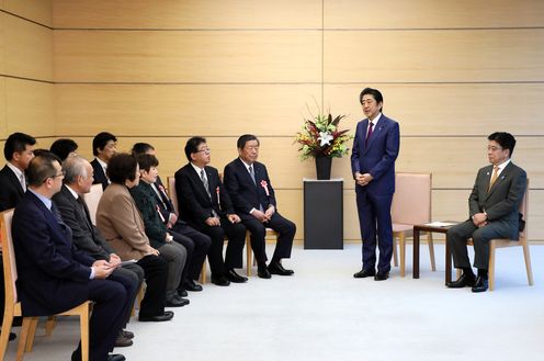 Photograph of the Prime Minister delivering an address (1)