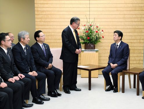 Photograph of the Prime Minister receiving the courtesy call