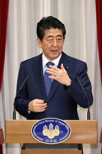 Photograph of the Prime Minister delivering an address at the banquet hosted by the Prime Minister (2)