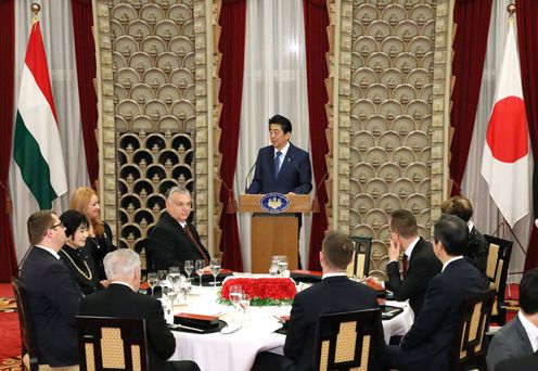 Photograph of the Prime Minister delivering an address at the banquet hosted by the Prime Minister (5)