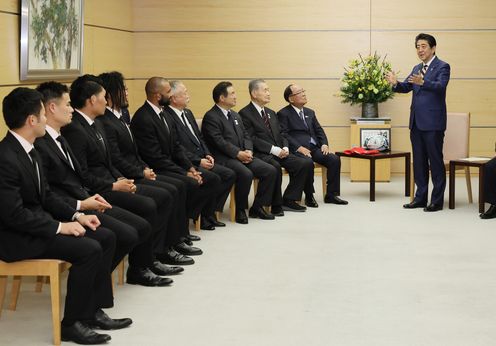 Photograph of the Prime Minister receiving the courtesy call (5)