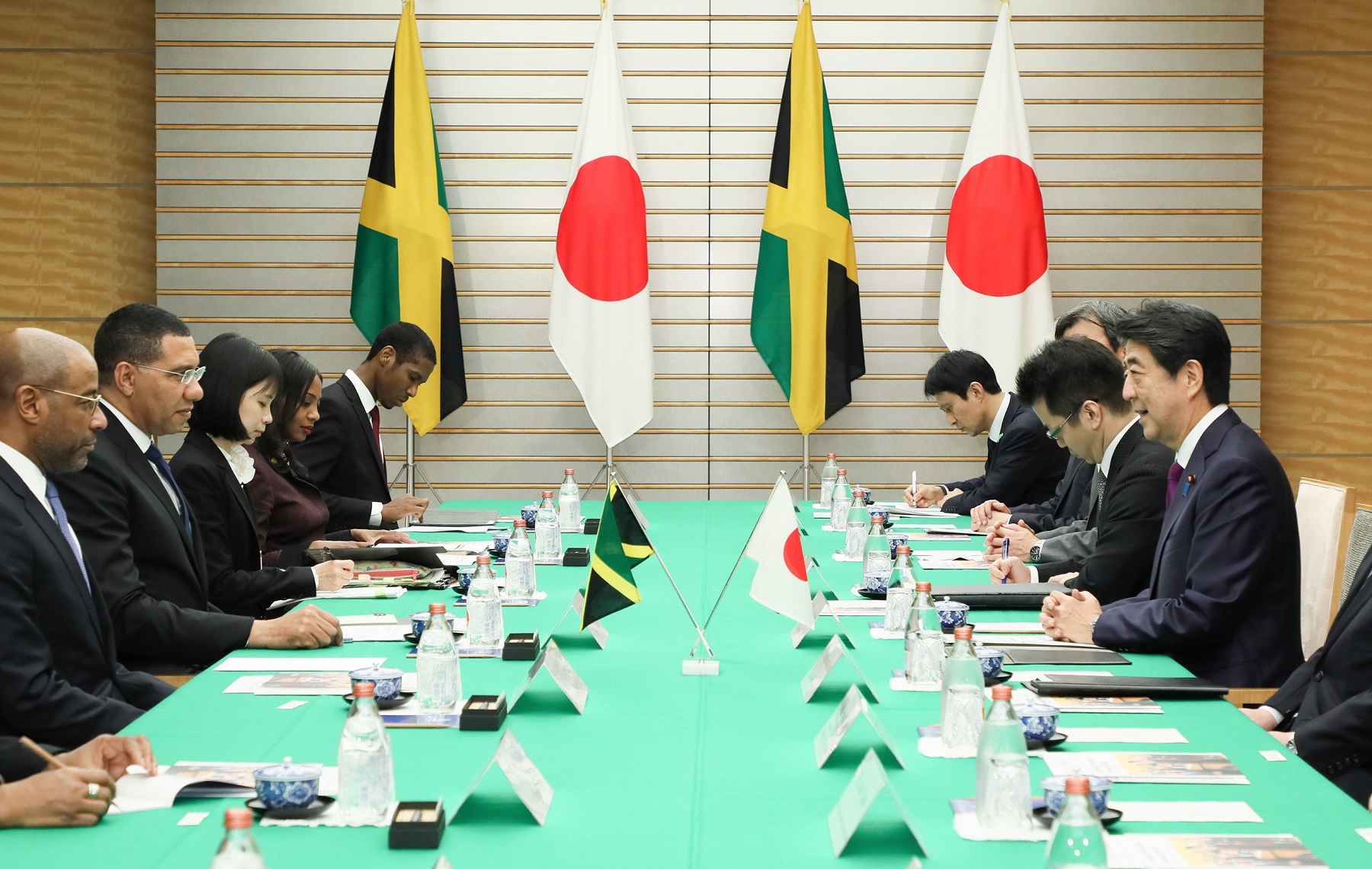 Photograph of the Japan-Jamaica Summit Meeting (1)