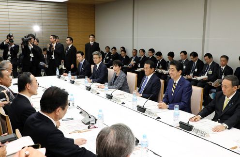 Photograph of the Prime Minister delivering an address (4)