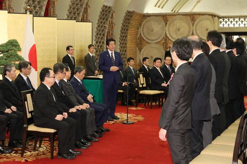 Photograph of the Prime Minister delivering an address (1)