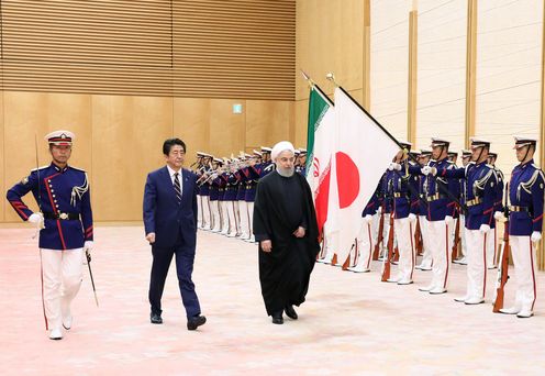 Photograph of the salute and the guard of honor ceremony (3)