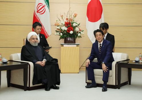 Photograph of the Japan-Iran Summit Meeting (1)