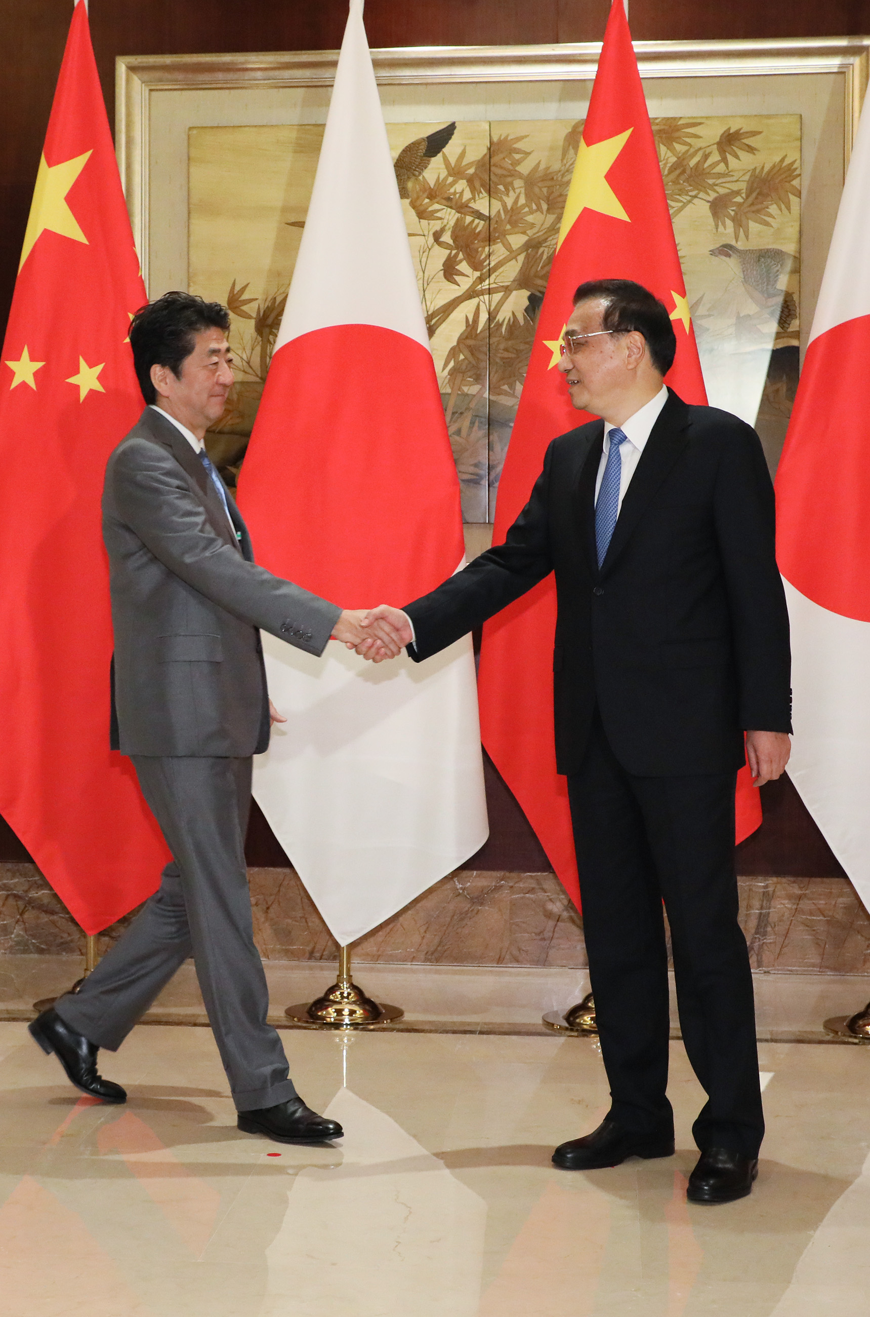 Photograph of the Japan-China Summit Meeting with the Premier of the People’s Republic of China (2)