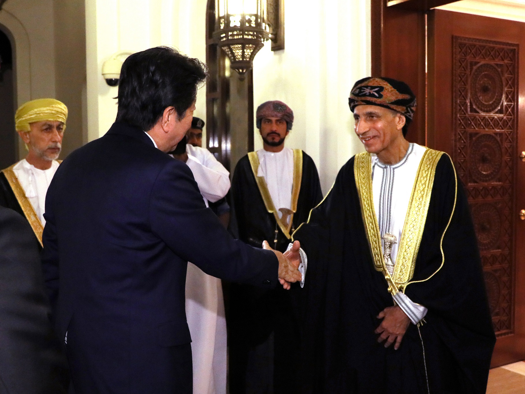 Photograph of the Prime Minister meeting with the Deputy Prime Minister for the Council of Ministers of Oman (1)
