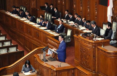 Photograph of the Prime Minister delivering a policy speech during the plenary session of the House of Councillors (2)