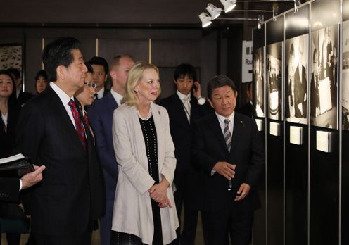 Photograph of the Prime Minister visiting the exhibit