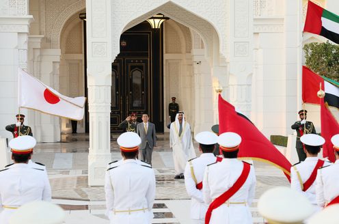 Photograph of the Prime Minister attending the welcome ceremony (3)