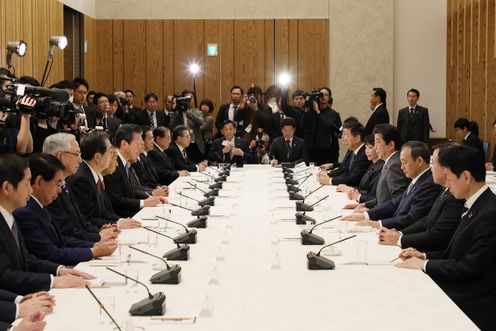 Photograph of the Prime Minister delivering an address (3)