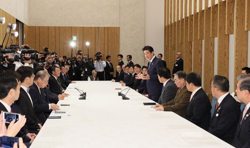 Photograph of the Prime Minister delivering an address (3)