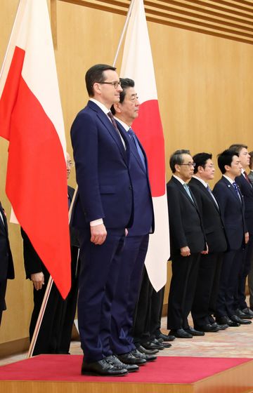 Photograph of the salute and the guard of honor ceremony (1)