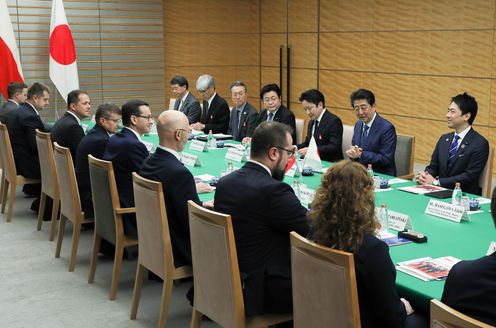 Photograph of the Japan-Poland Summit Meeting (2)