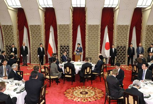 Photograph of the Prime Minister delivering an address at the dinner banquet hosted by the Prime Minister (2)