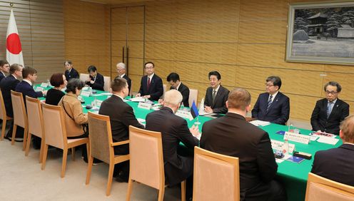 Photograph of the Japan-Estonia Summit Meeting (2)