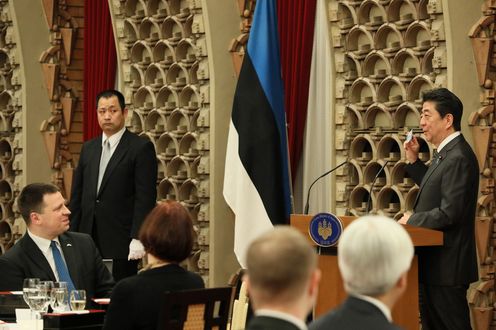 Photograph of the Prime Minister delivering an address at the banquet (2)