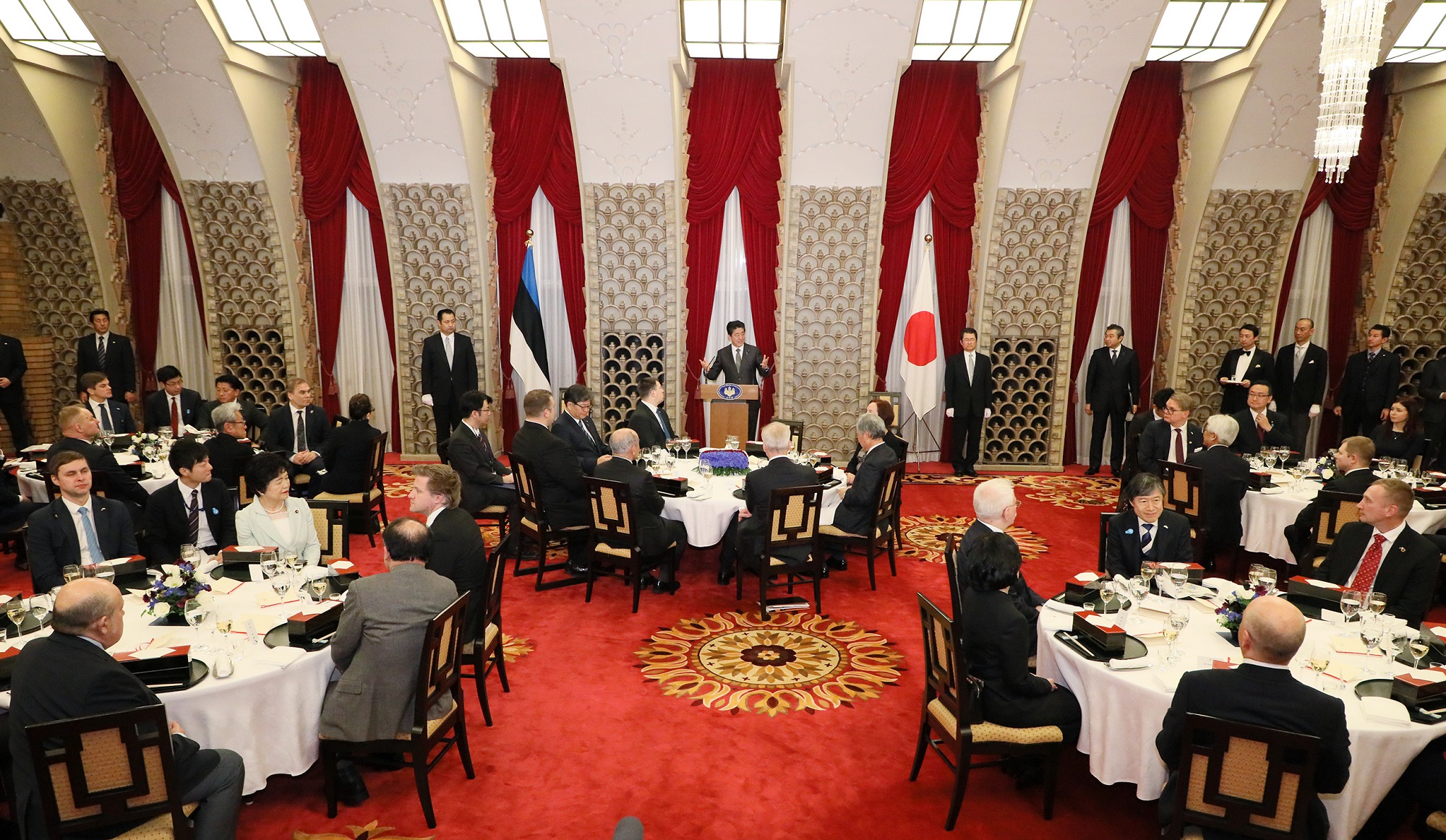 Photograph of the Prime Minister delivering an address at the banquet (6)