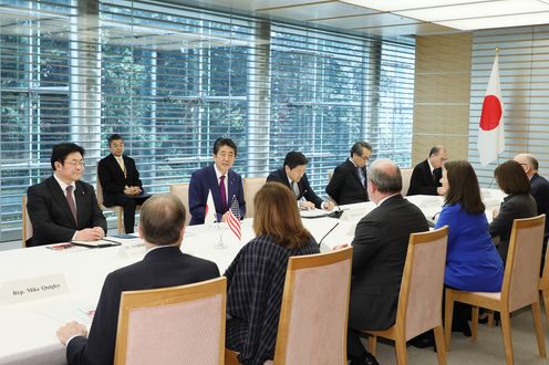 Photograph of the Prime Minister delivering an address (2)