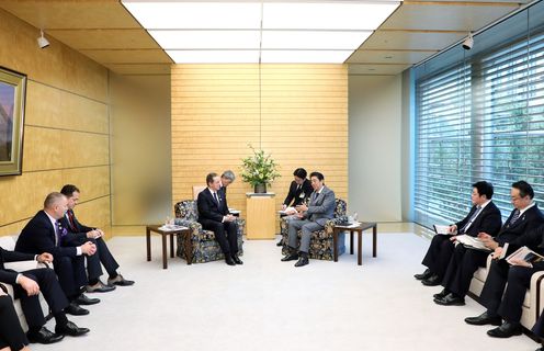 Photograph of the Prime Minister receiving the courtesy call (4)