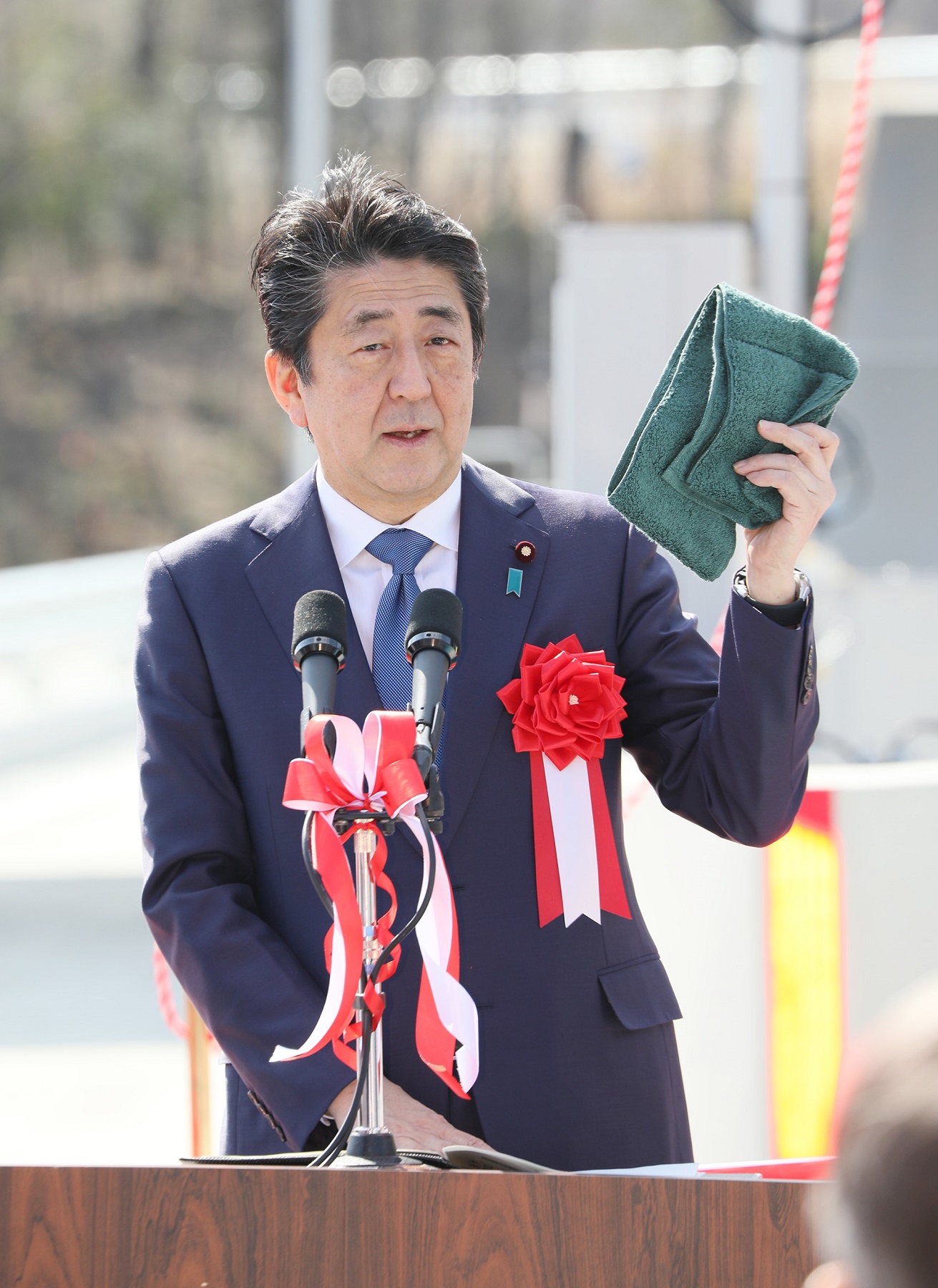 Photograph of the Prime Minister delivering an address at the opening ceremony of the Joban Futaba Interchange (2)