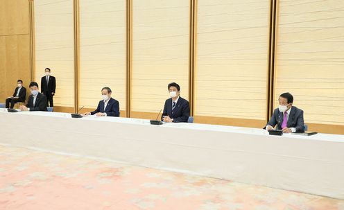 Photograph of the Prime Minister making a statement (3)